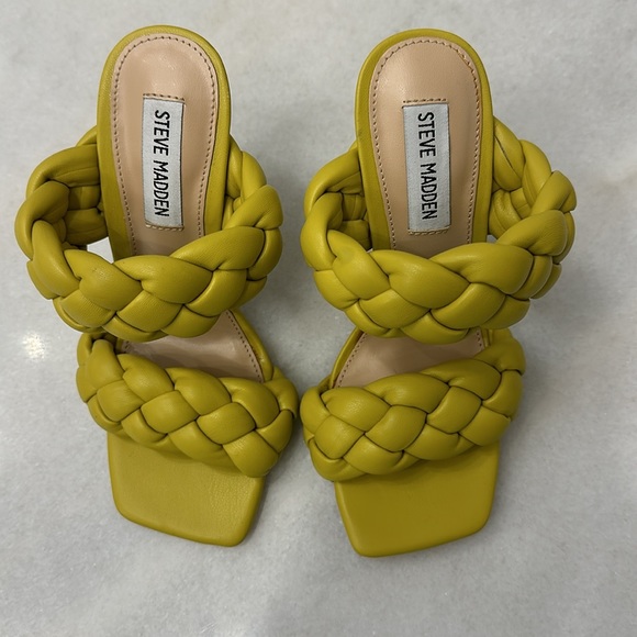 NWOT Never worn Steve Madden Kenley Herled Sandal size 6 - Picture 3 of 6
